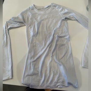 white/grey lulu lemon shirt